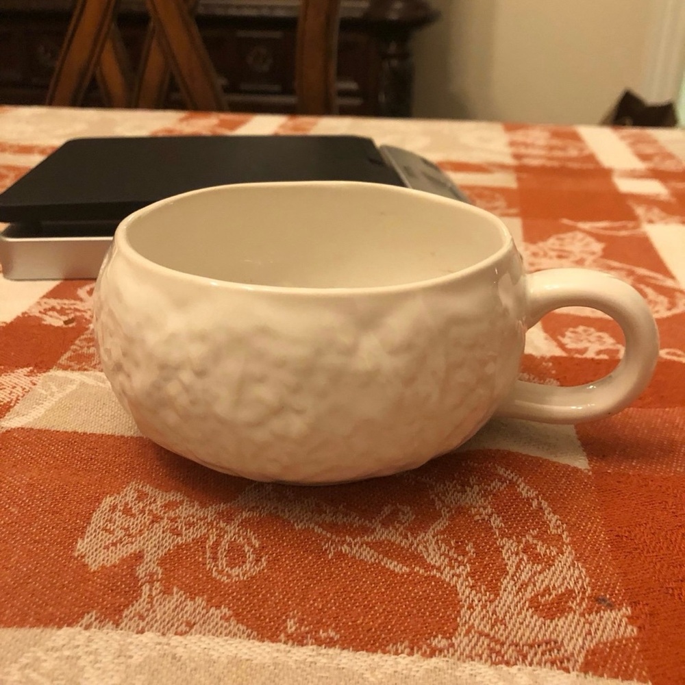 Vintage Retired Secla Portugal White Cabbage Soup Mug - 12oz